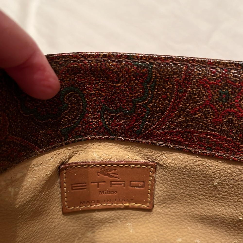 ETRO BAG very rare. Tortoise shell lucite handle, outside pristine w/no scuffs. - Picture 14 of 14